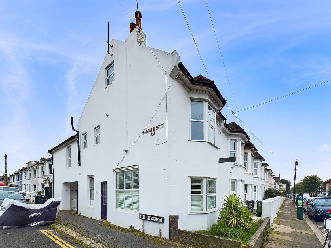 1 bedroom Flat For Sale