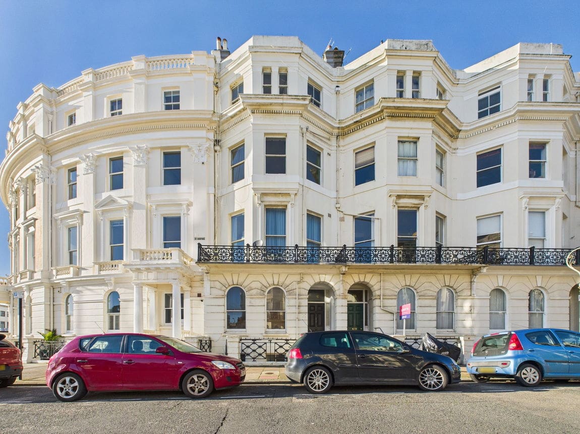 1 bedroom Flat For Sale