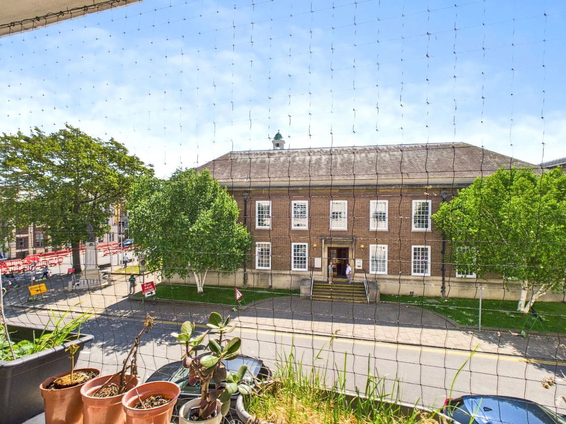 2 bedroom Flat Under Offer