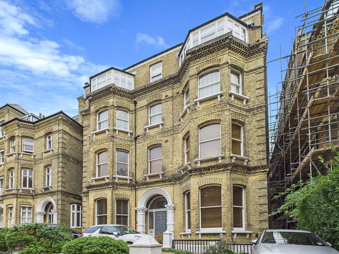 2 bedroom Flat Under Offer