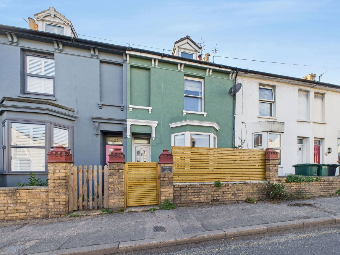 4 bedroom Terraced House Under Offer