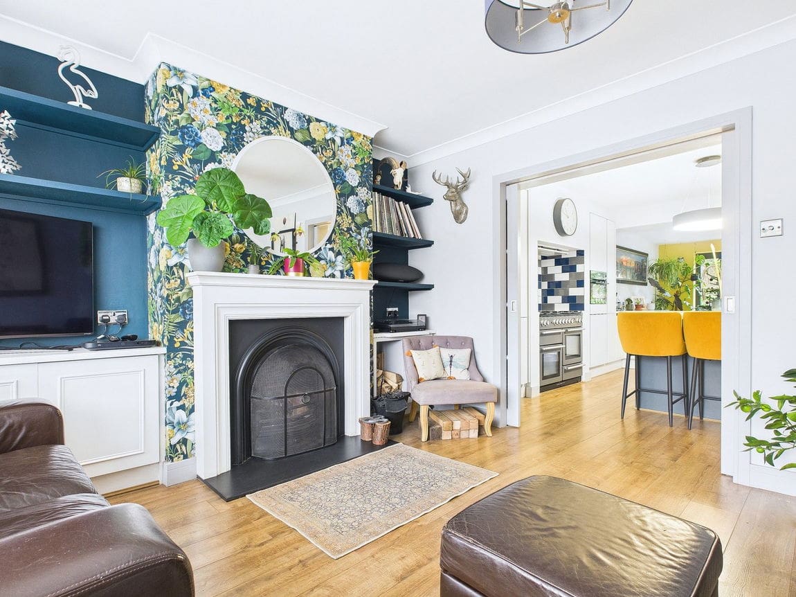 4 bedroom End of terrace house Under Offer