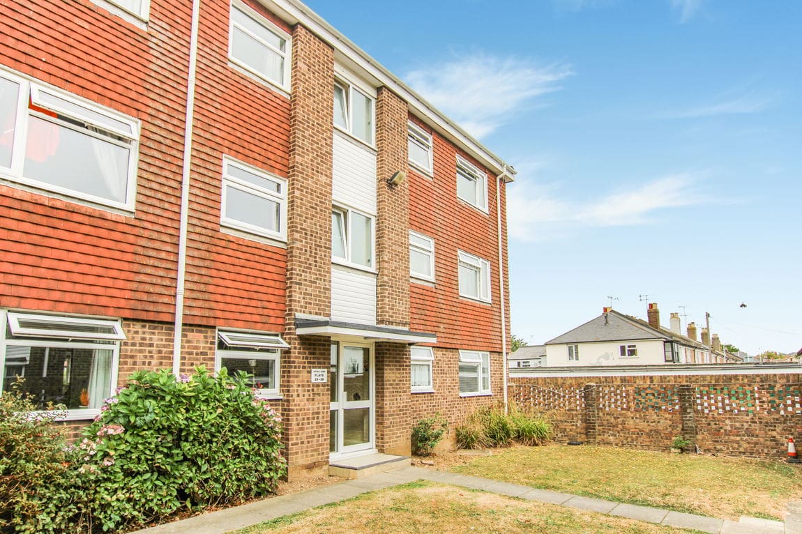 2 bedroom Flat Under Offer
