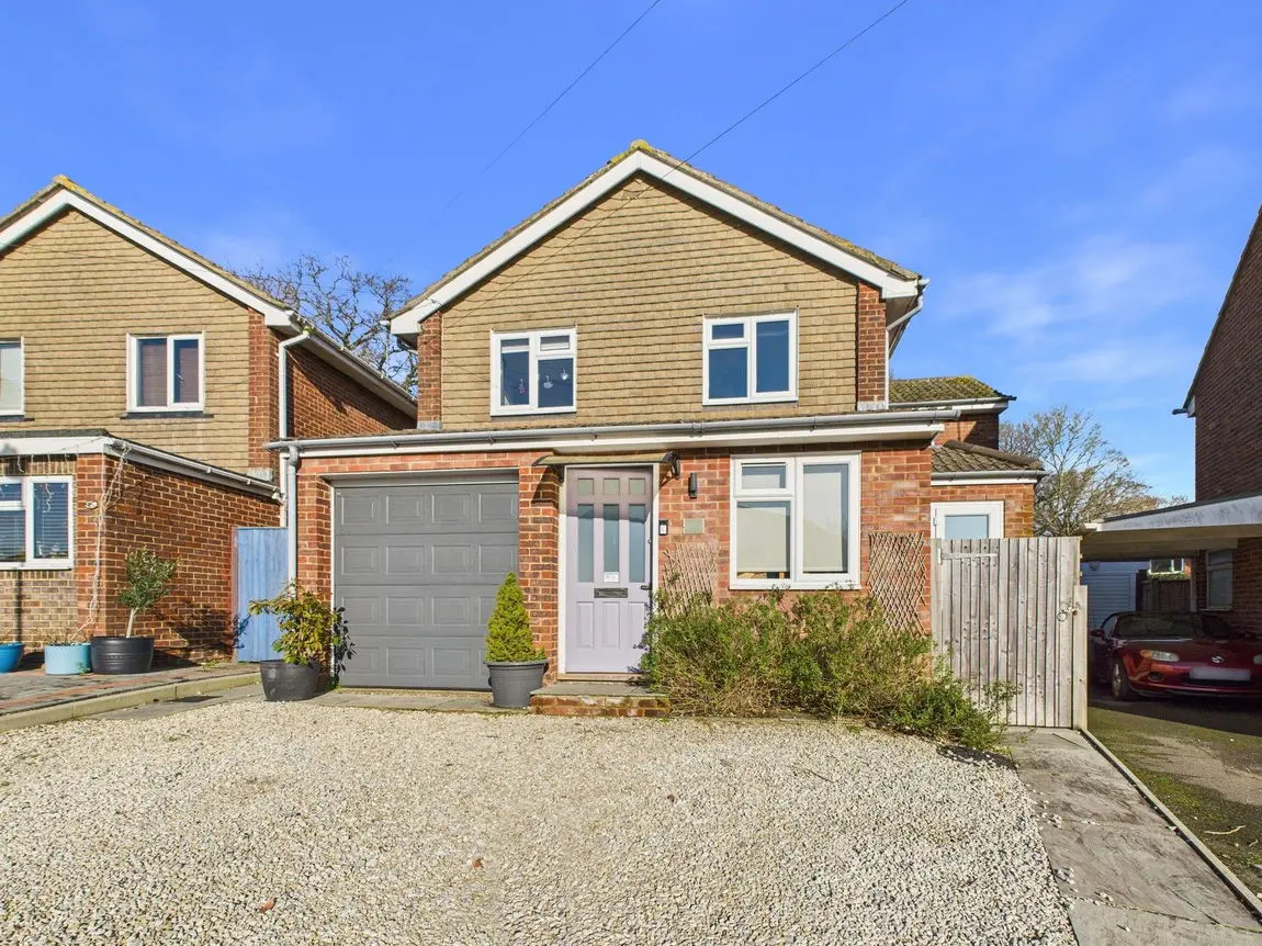 4 bedroom Detached house Under Offer