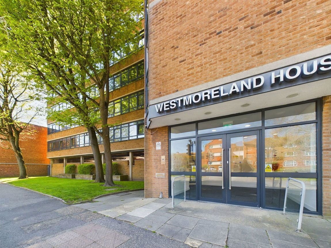 1 bedroom Flat Under Offer