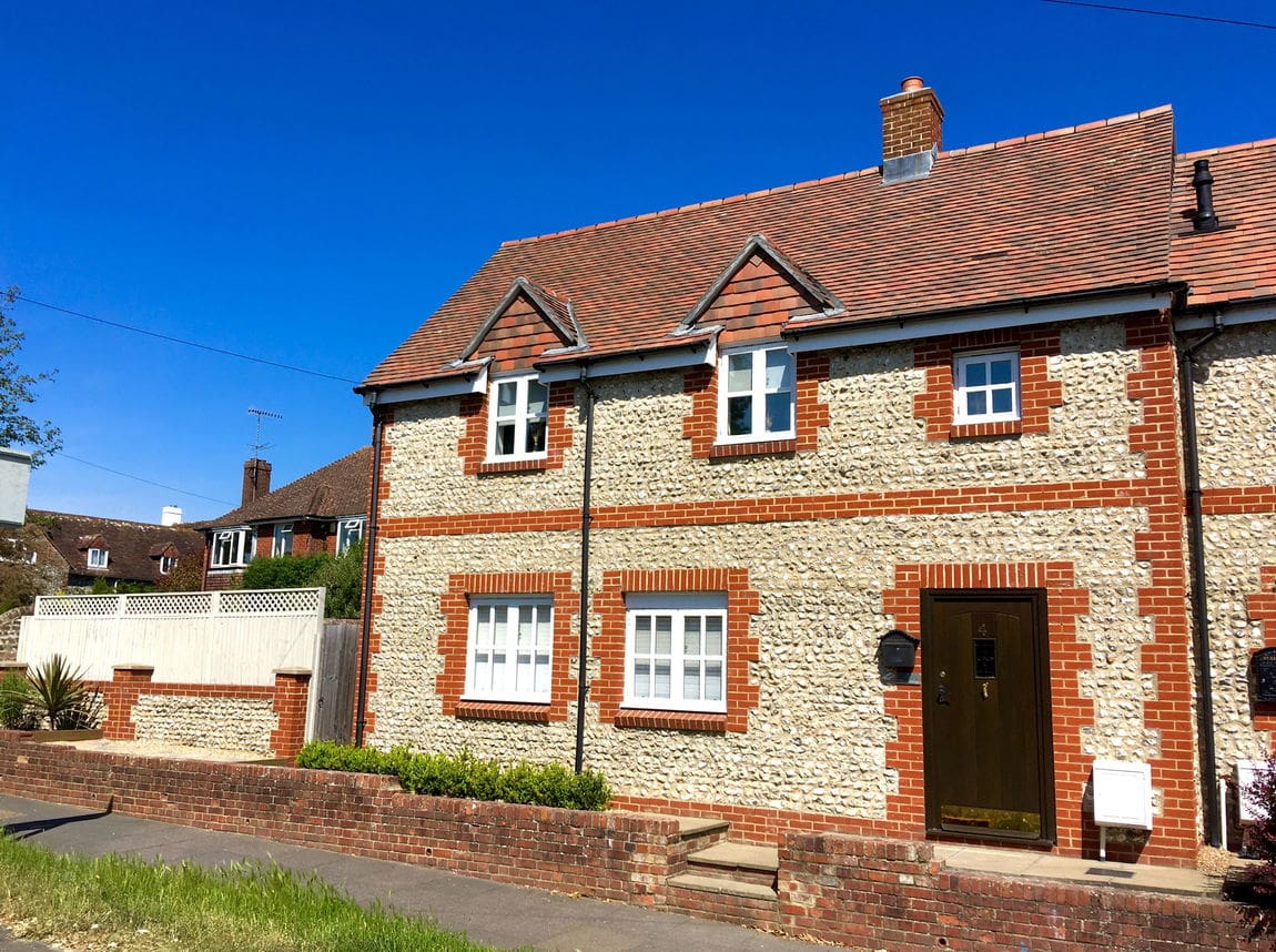 2 bedroom Detached house Under Offer