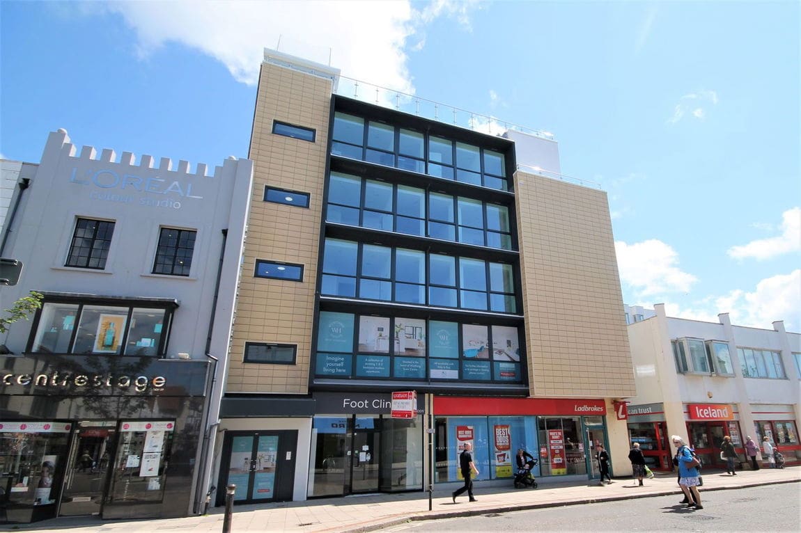 2 bedroom Flat For Sale