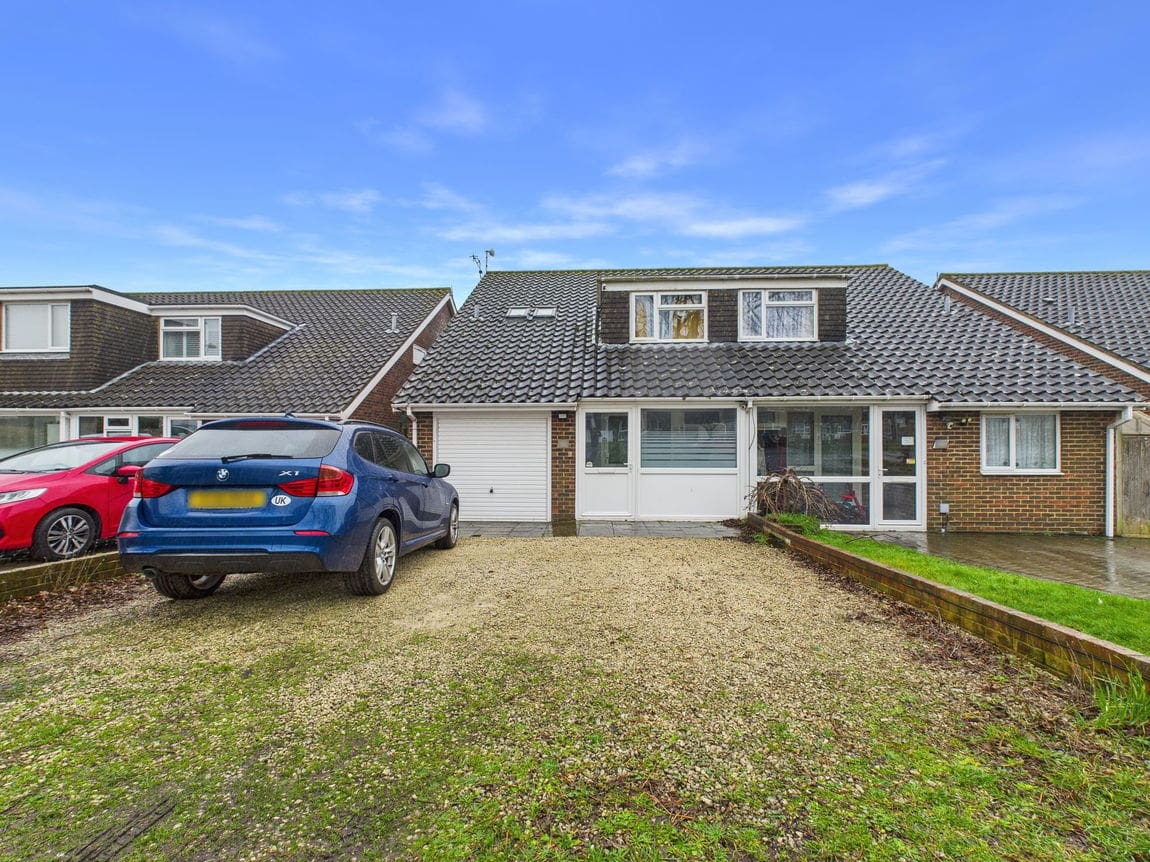 4 bedroom Bungalow For Sale