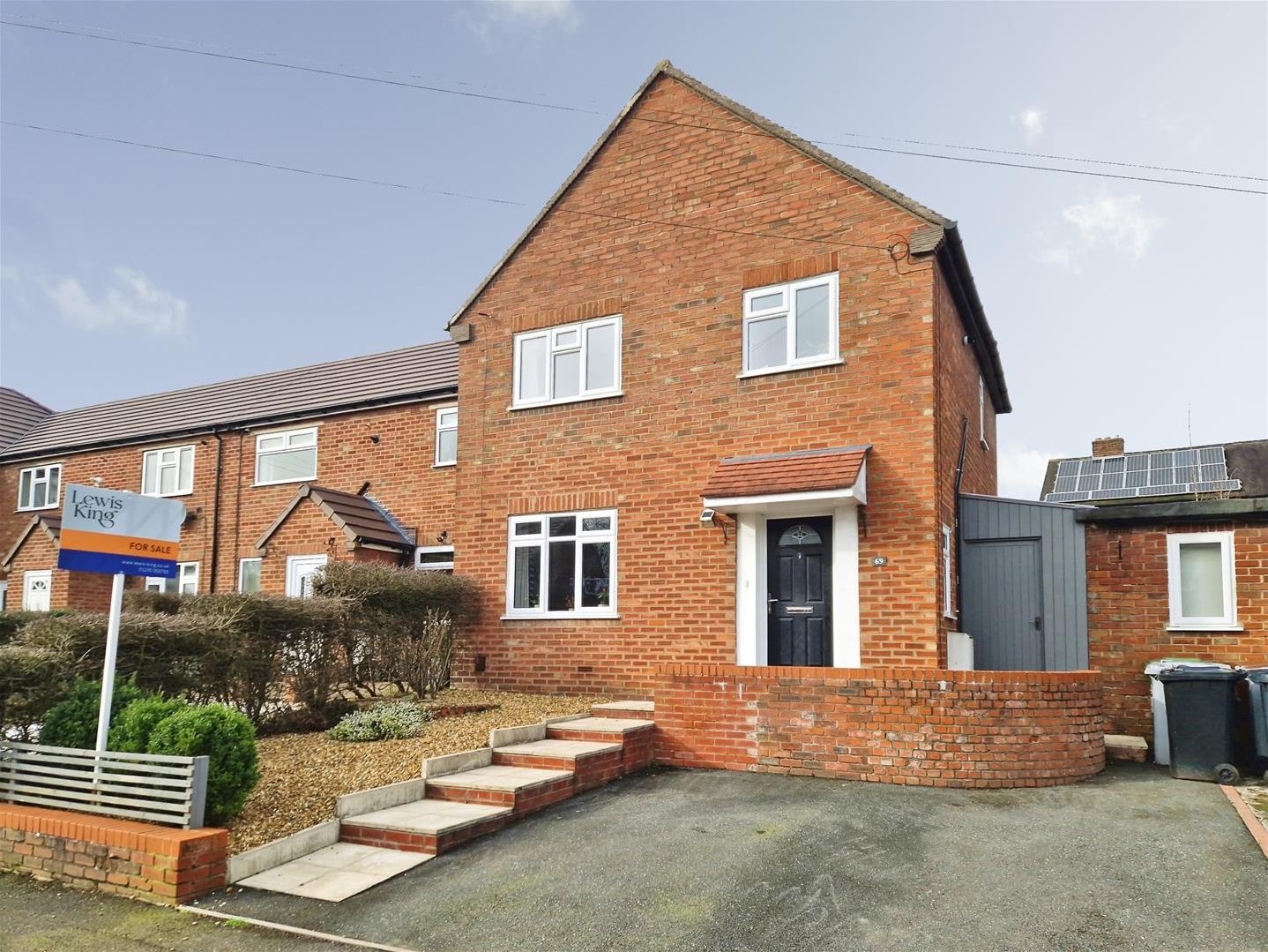 3 bedroom House (unspecified) Under Offer
