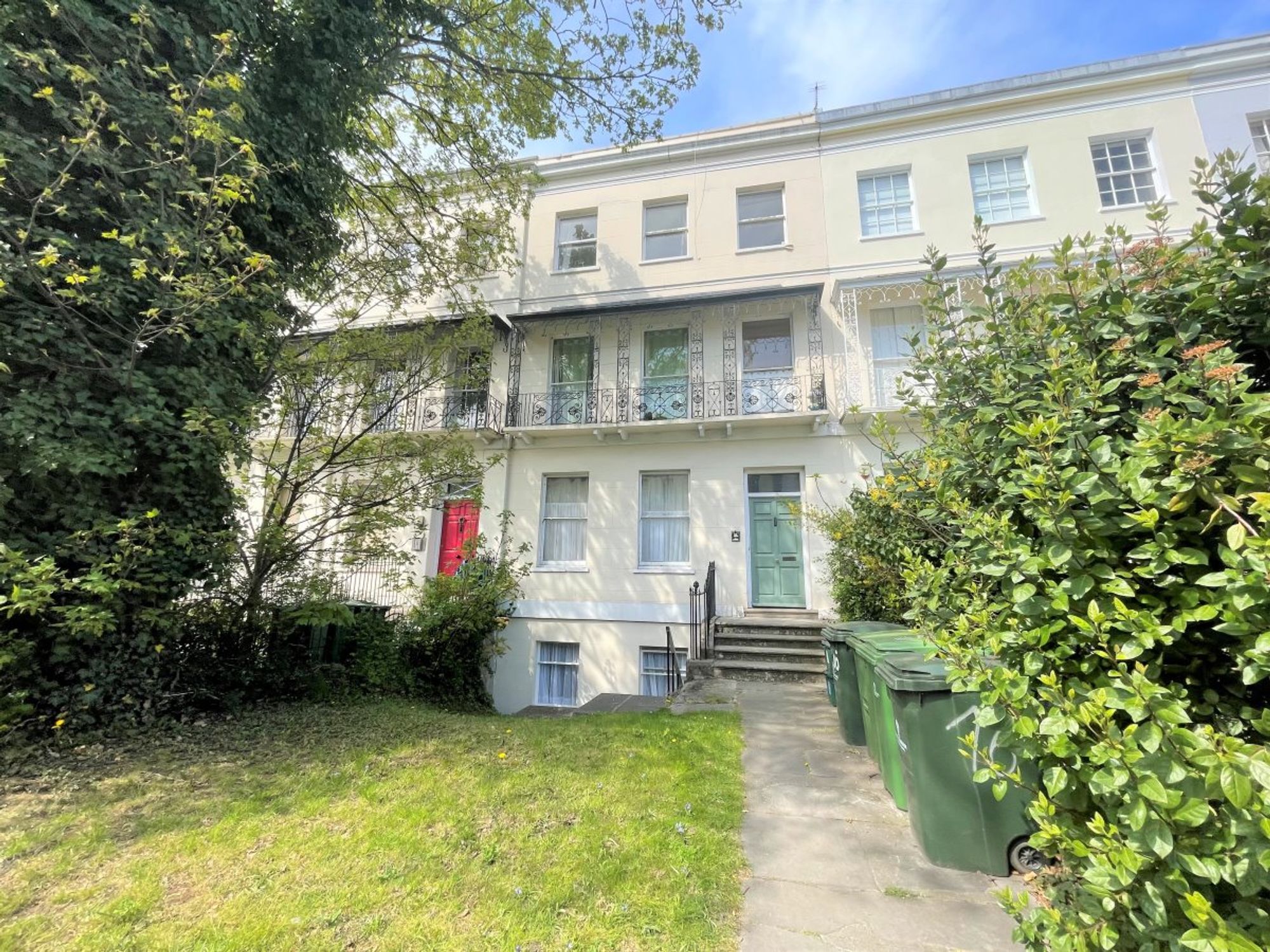 1 bedroom Flat To Let