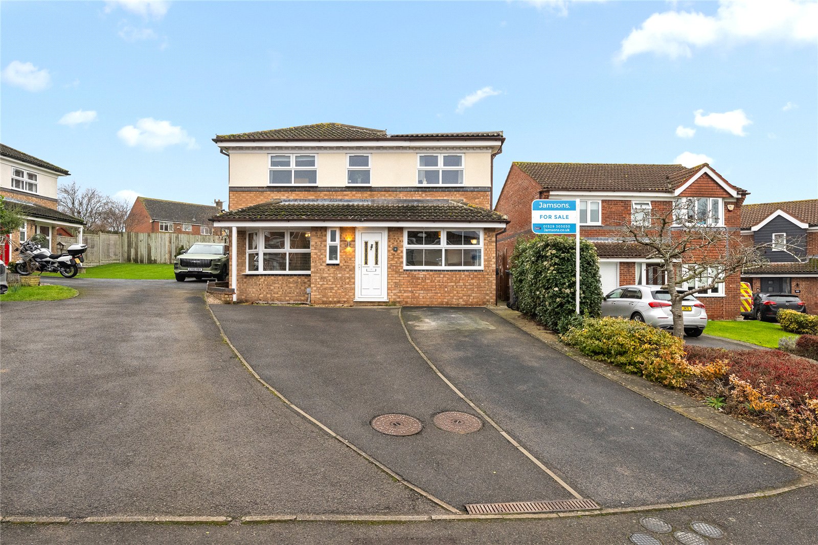 4 bedroom Detached house Under Offer