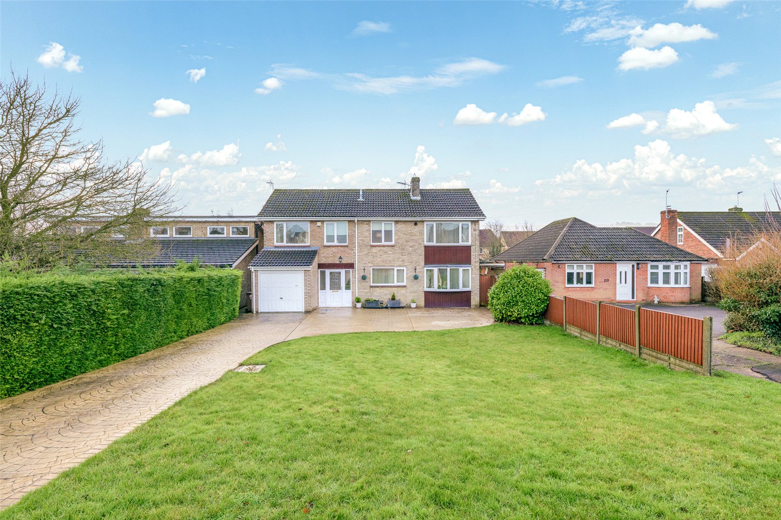 4 bedroom Detached house Under Offer