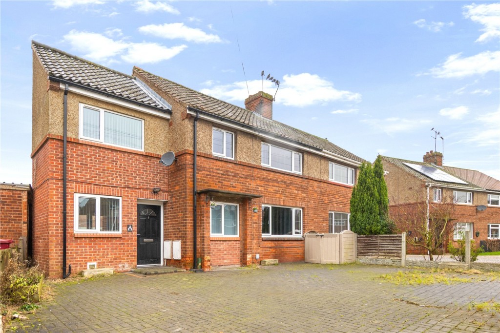 4 bedroom Semi-detached house Under Offer