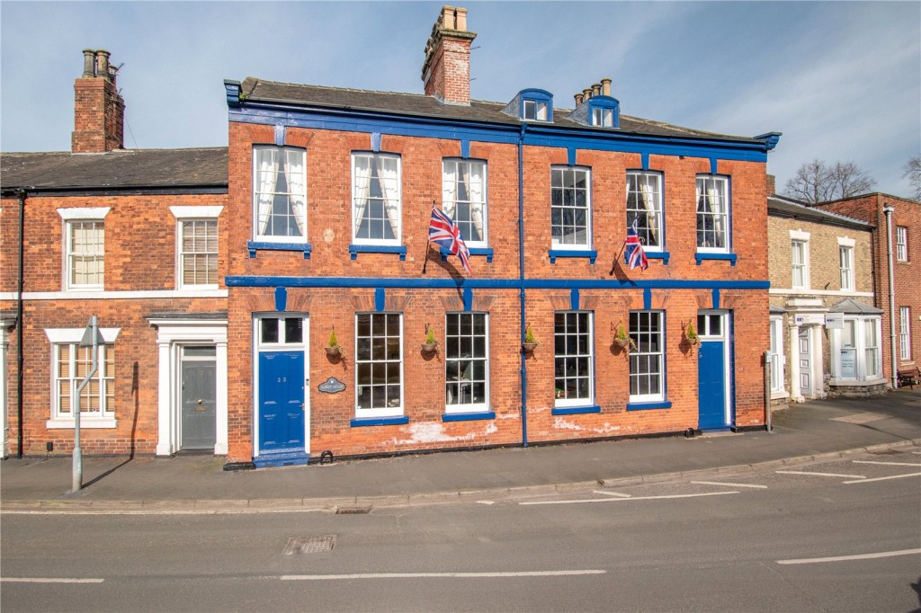 7 bedroom Terraced House For Sale