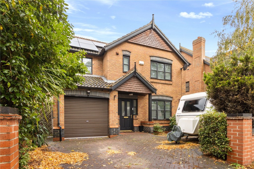 4 bedroom Detached house Under Offer