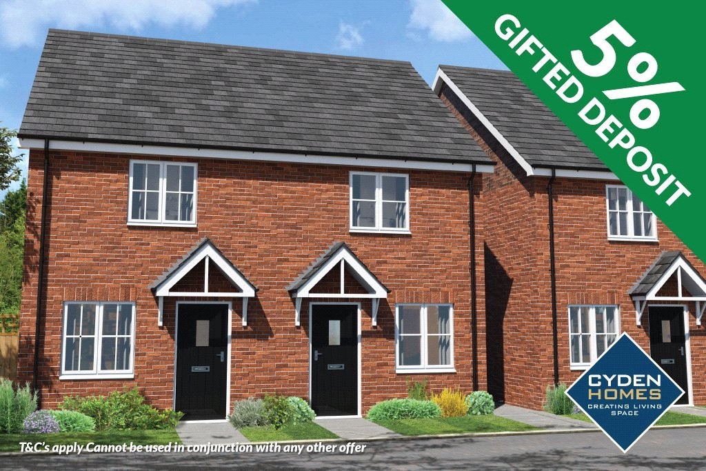 2 bedroom Semi-detached house Under Offer