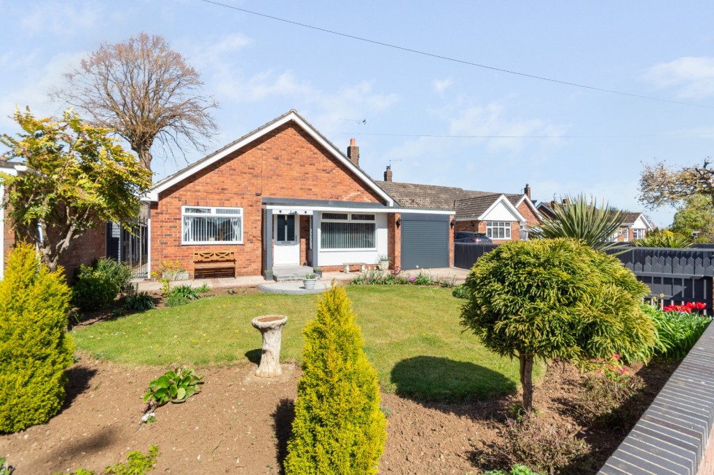 3 bedroom Detached bungalow Under Offer
