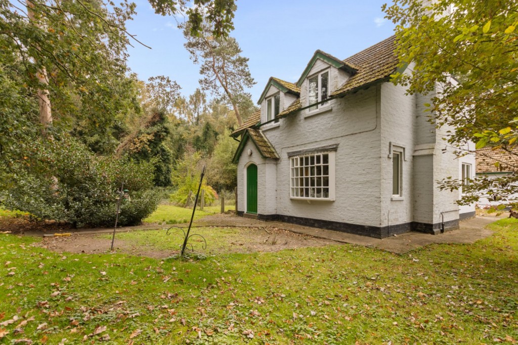 3 bedroom Cottage Under Offer