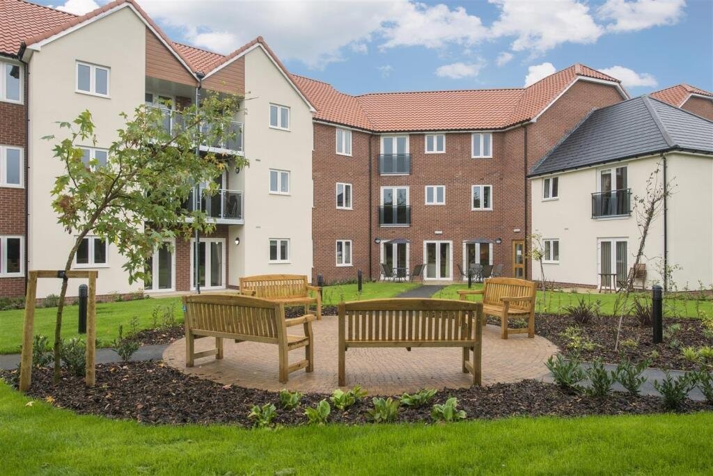 1 bedroom Apartment For Sale