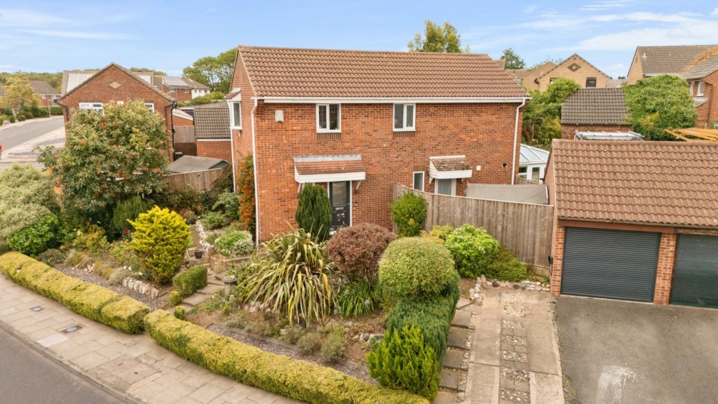 4 bedroom Detached house Under Offer
