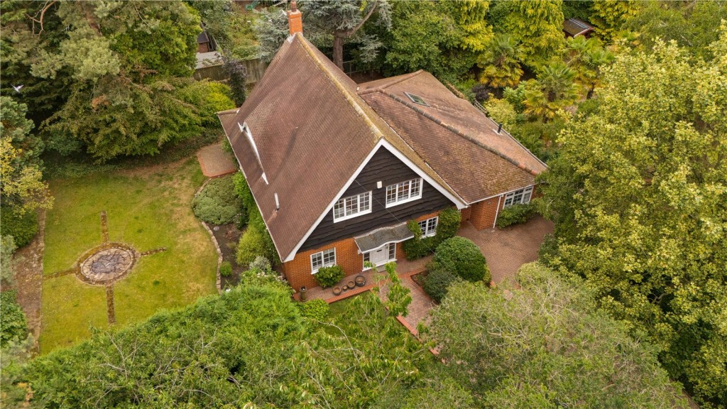 5 bedroom Terraced House For Sale