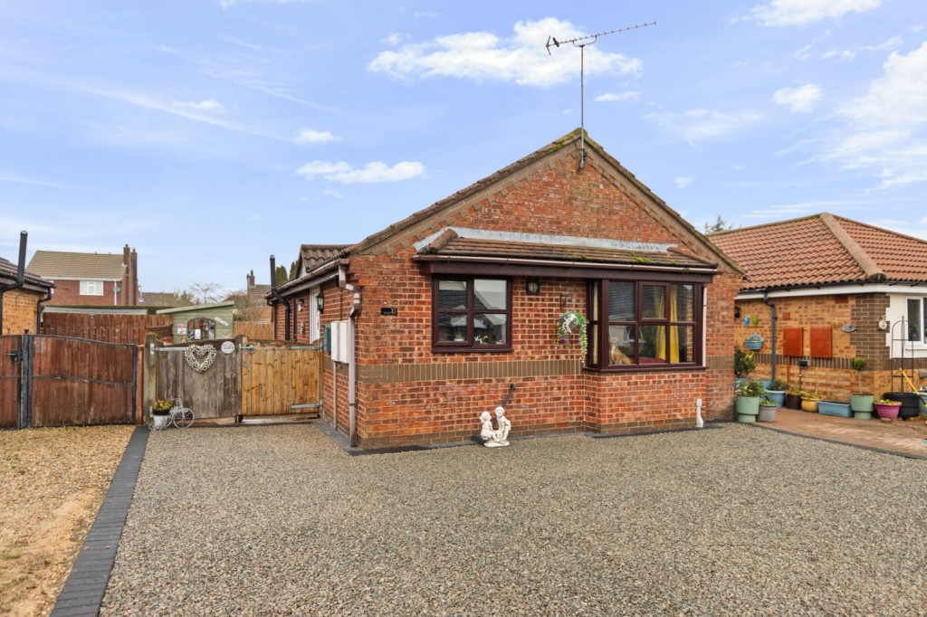 2 bedroom Detached bungalow Under Offer