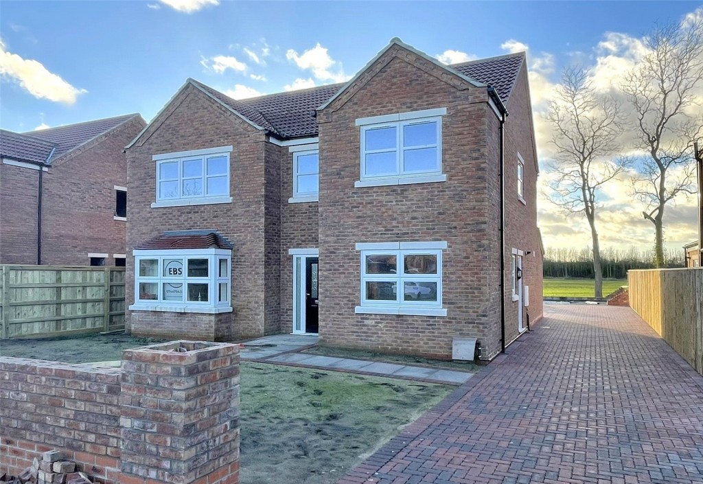 4 bedroom Detached house Under Offer