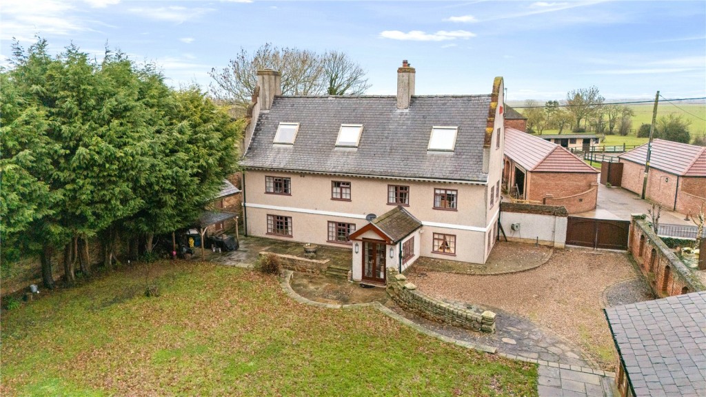 6 bedroom Cottage For Sale