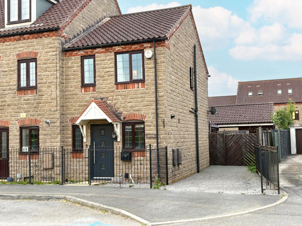 2 bedroom Terraced House Under Offer