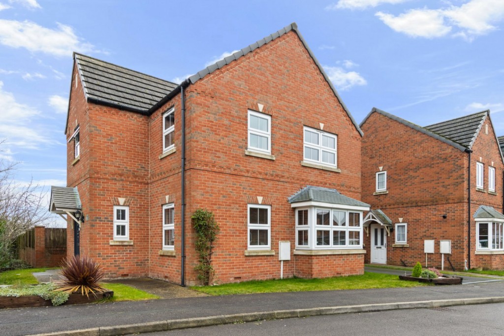6 bedroom Detached house Under Offer
