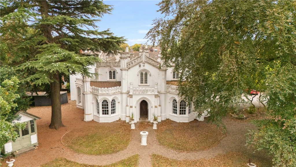 14 bedroom Apartment For Sale