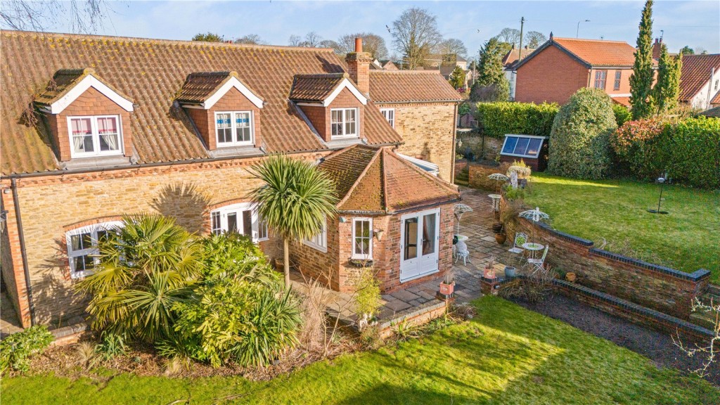 5 bedroom Cottage Under Offer