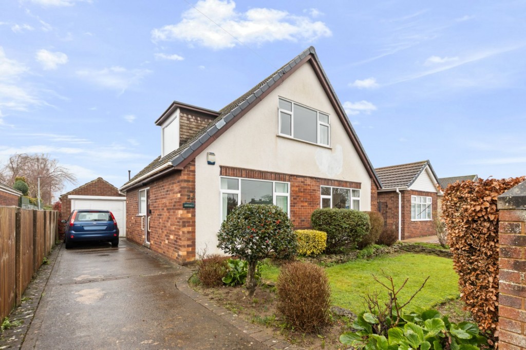 2 bedroom Detached house For Sale