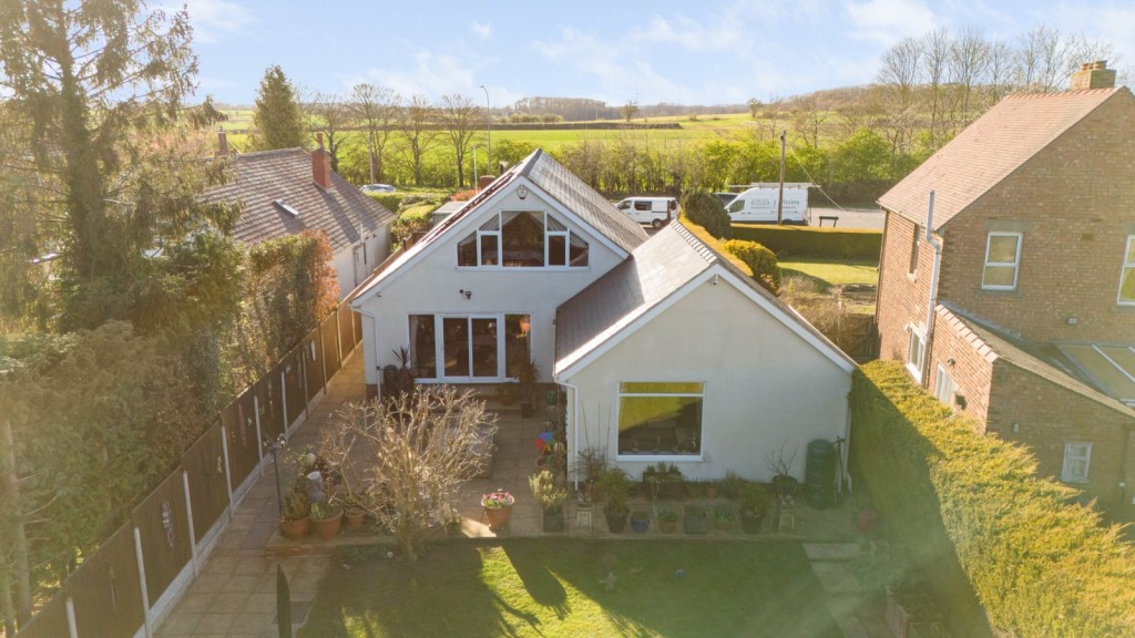 5 bedroom Terraced House For Sale