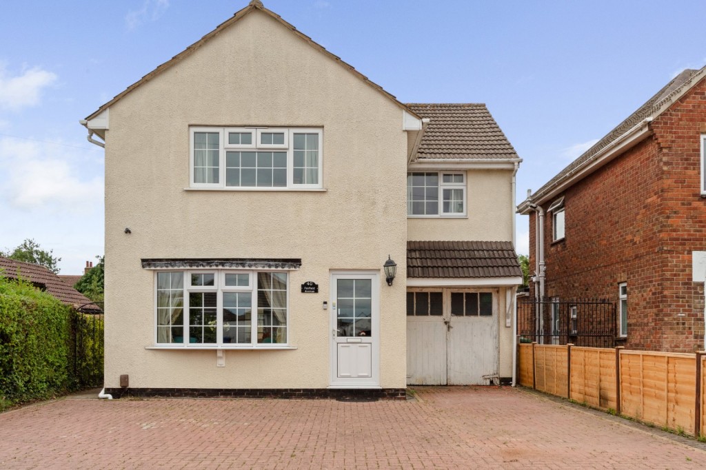 3 bedroom Detached house For Sale