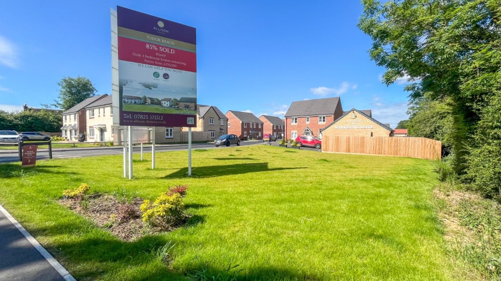 1 bedroom Detached house Under Offer