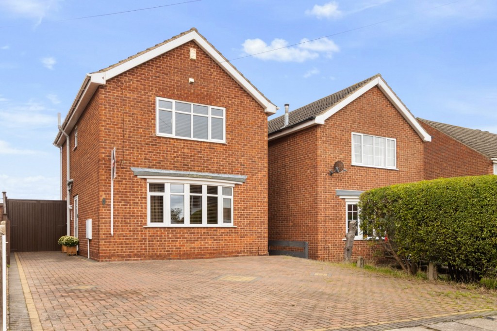 3 bedroom Detached house For Sale