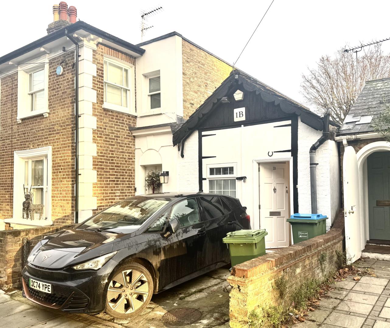 2 bedroom Semi-detached house For Sale