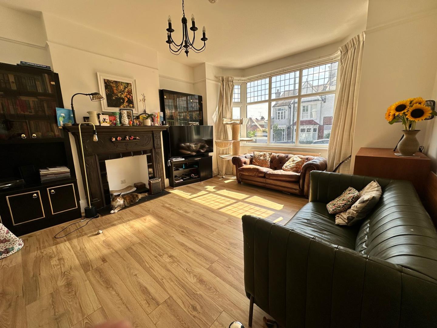 5 bedroom Terraced House To Let