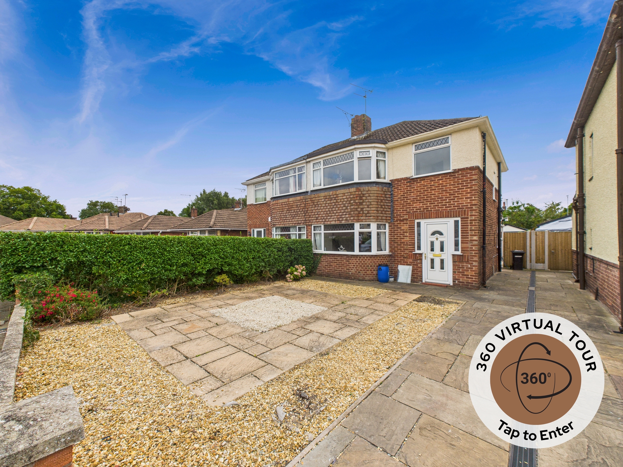 3 bedroom Semi-detached house Under Offer