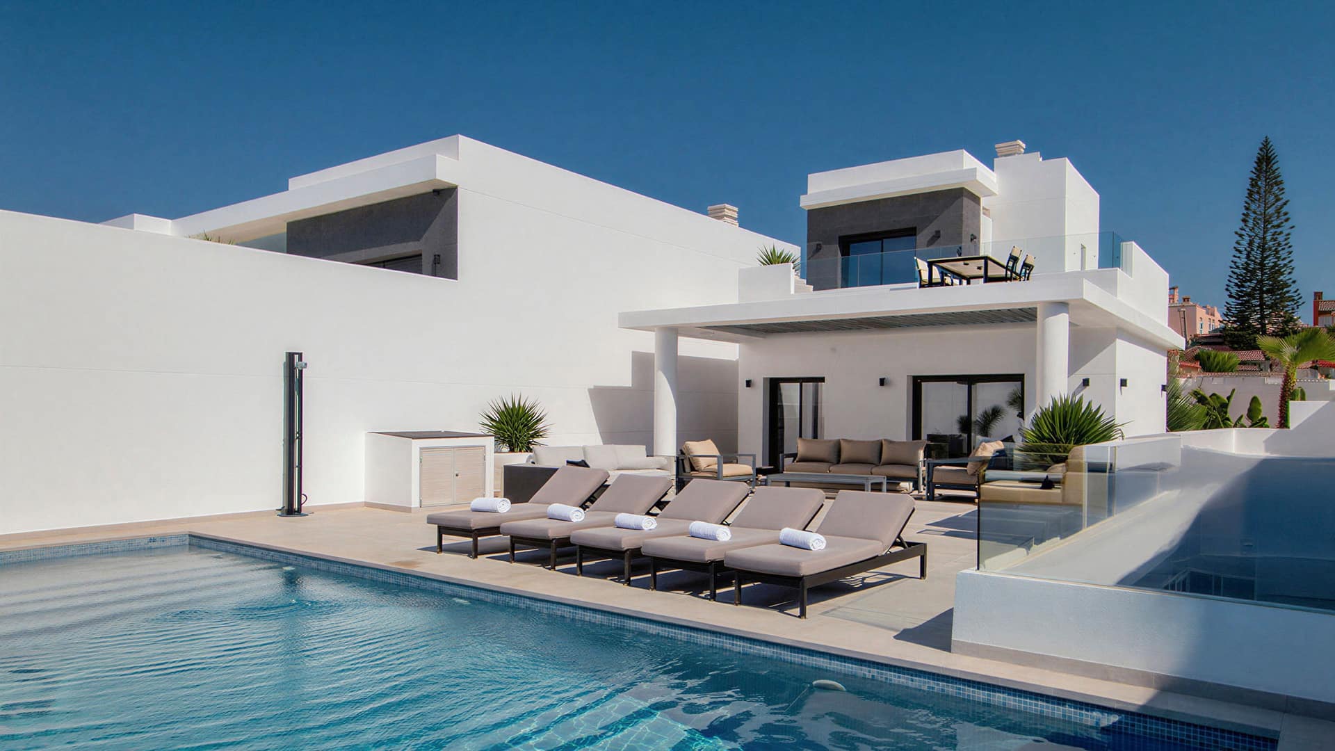 4 bedroom Villa For Sale