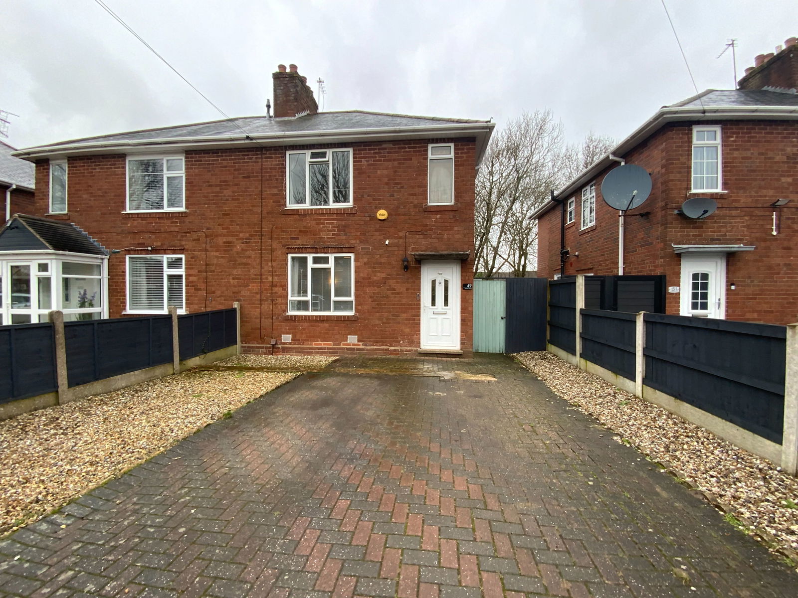 3 bedroom Semi-detached house For Sale