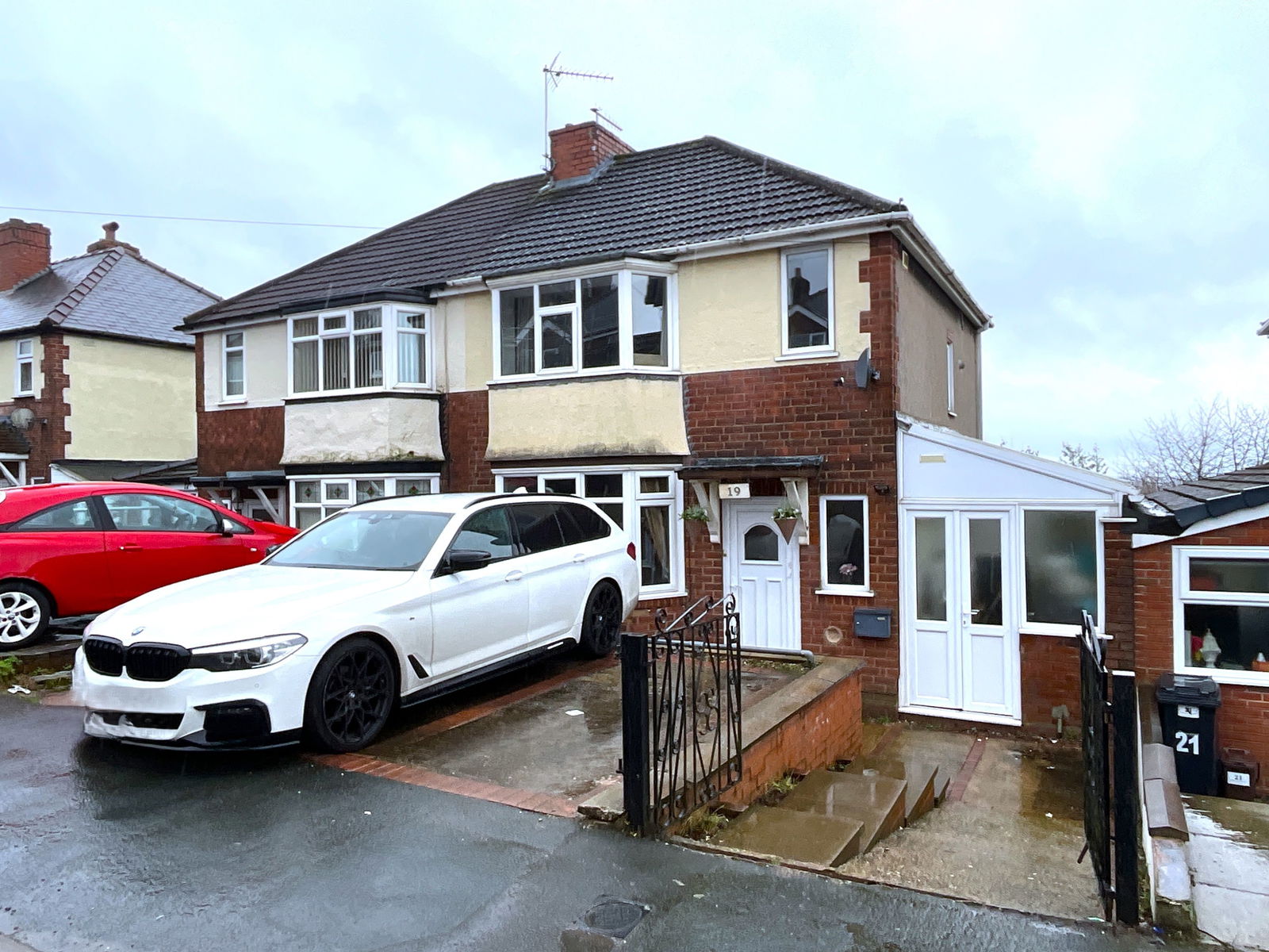 3 bedroom Semi-detached house For Sale