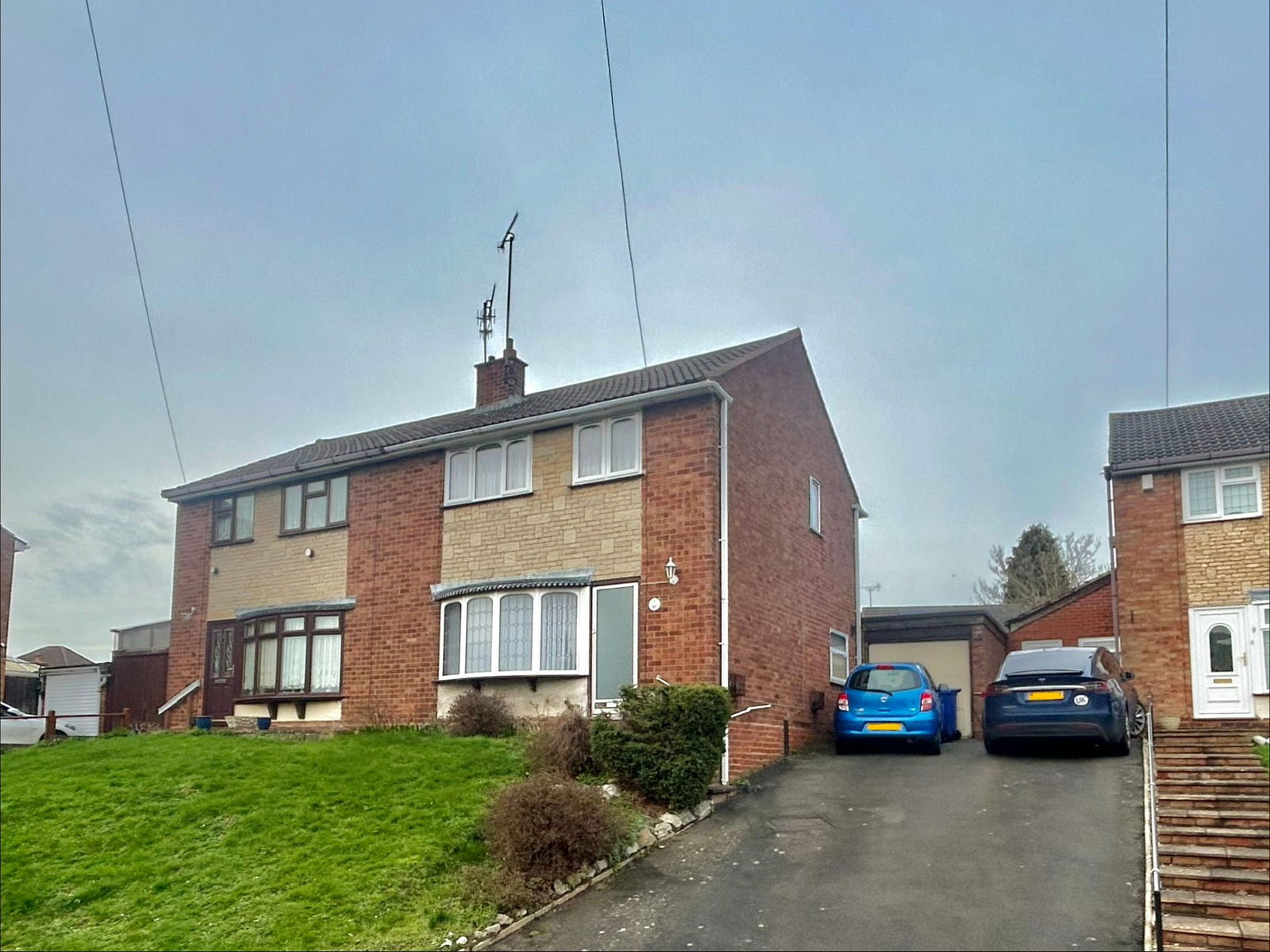 3 bedroom Semi-detached house For Sale