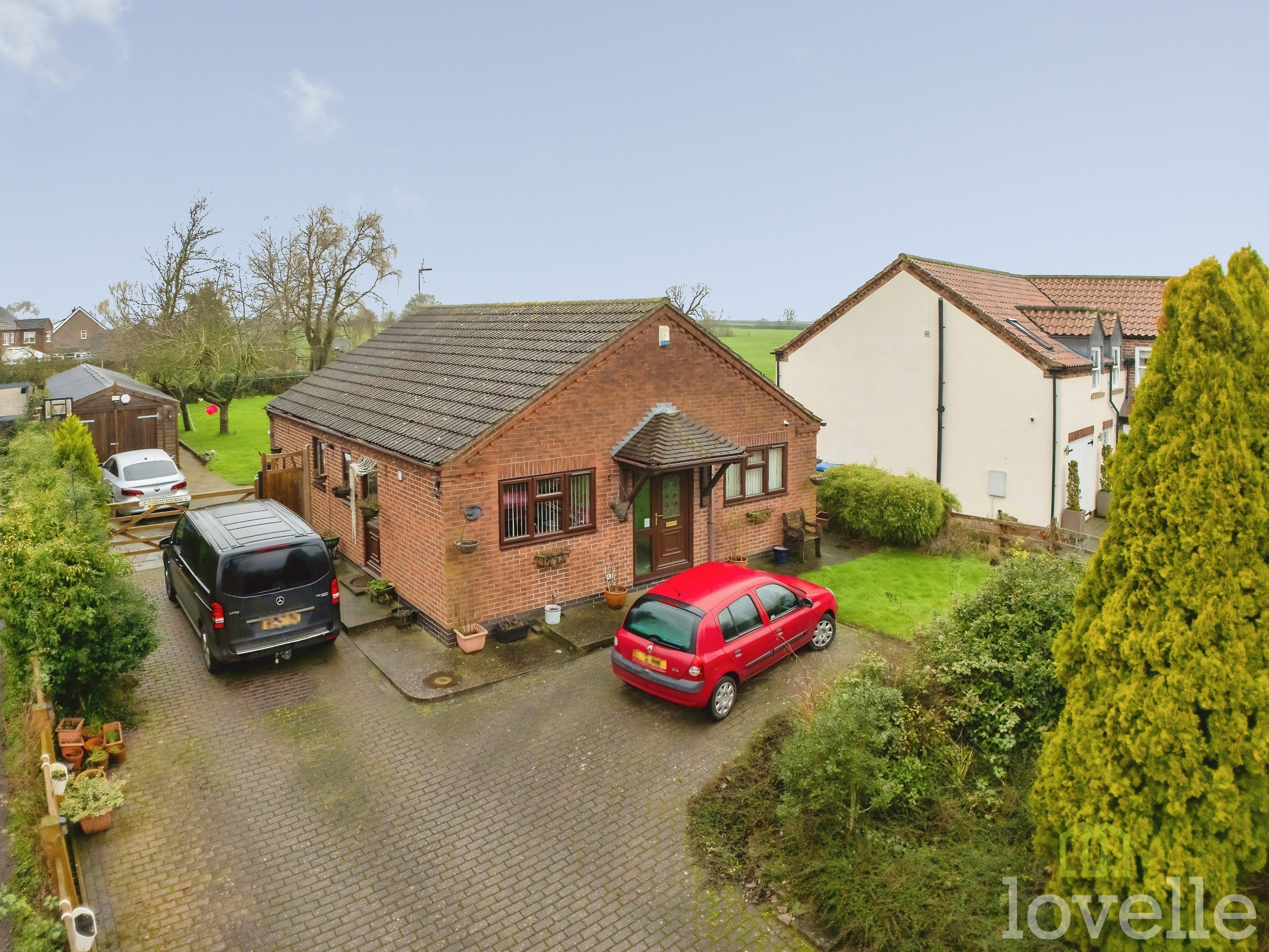 2 bedroom Detached bungalow For Sale