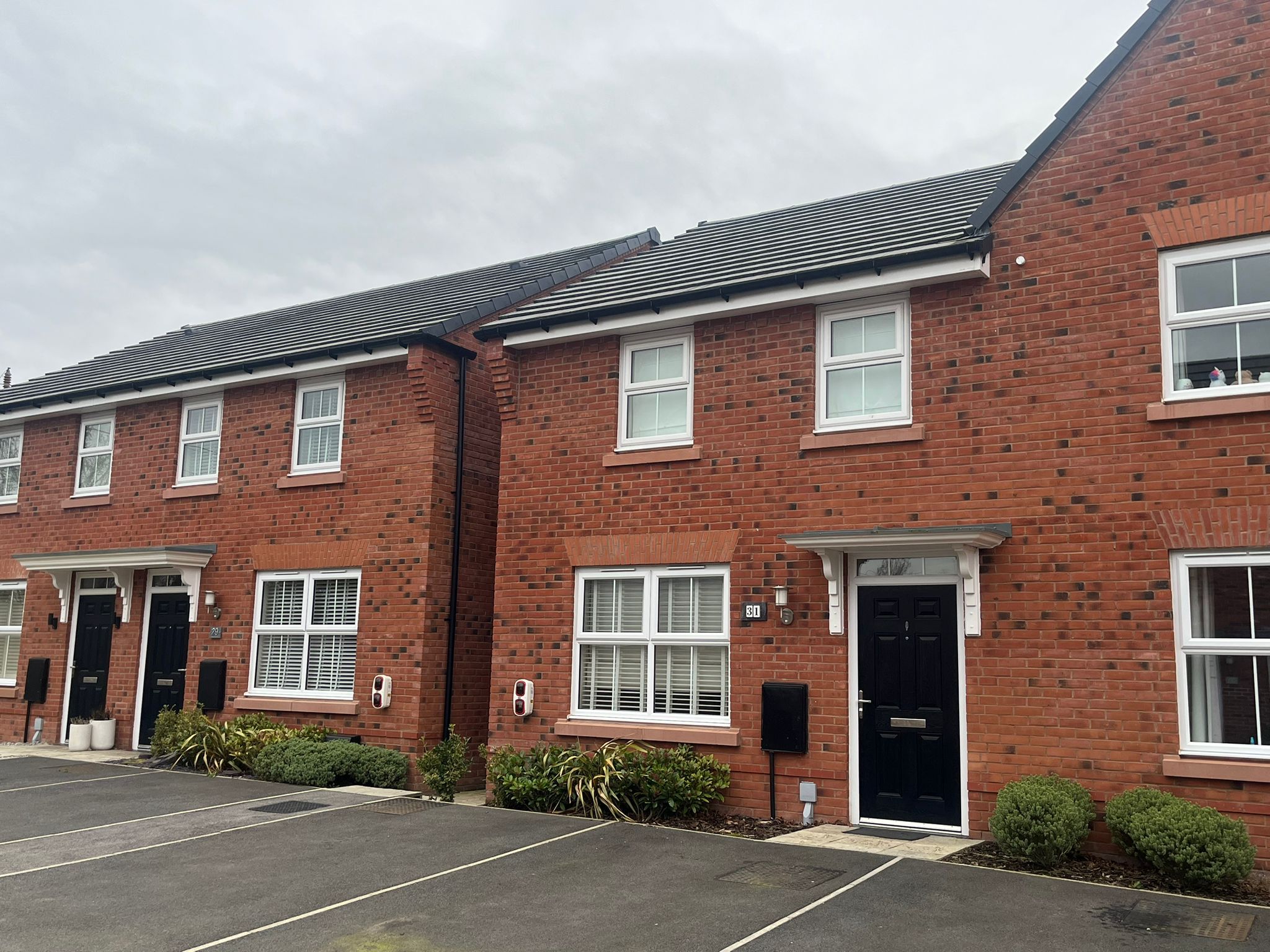 3 bedroom Semi-detached house To Let