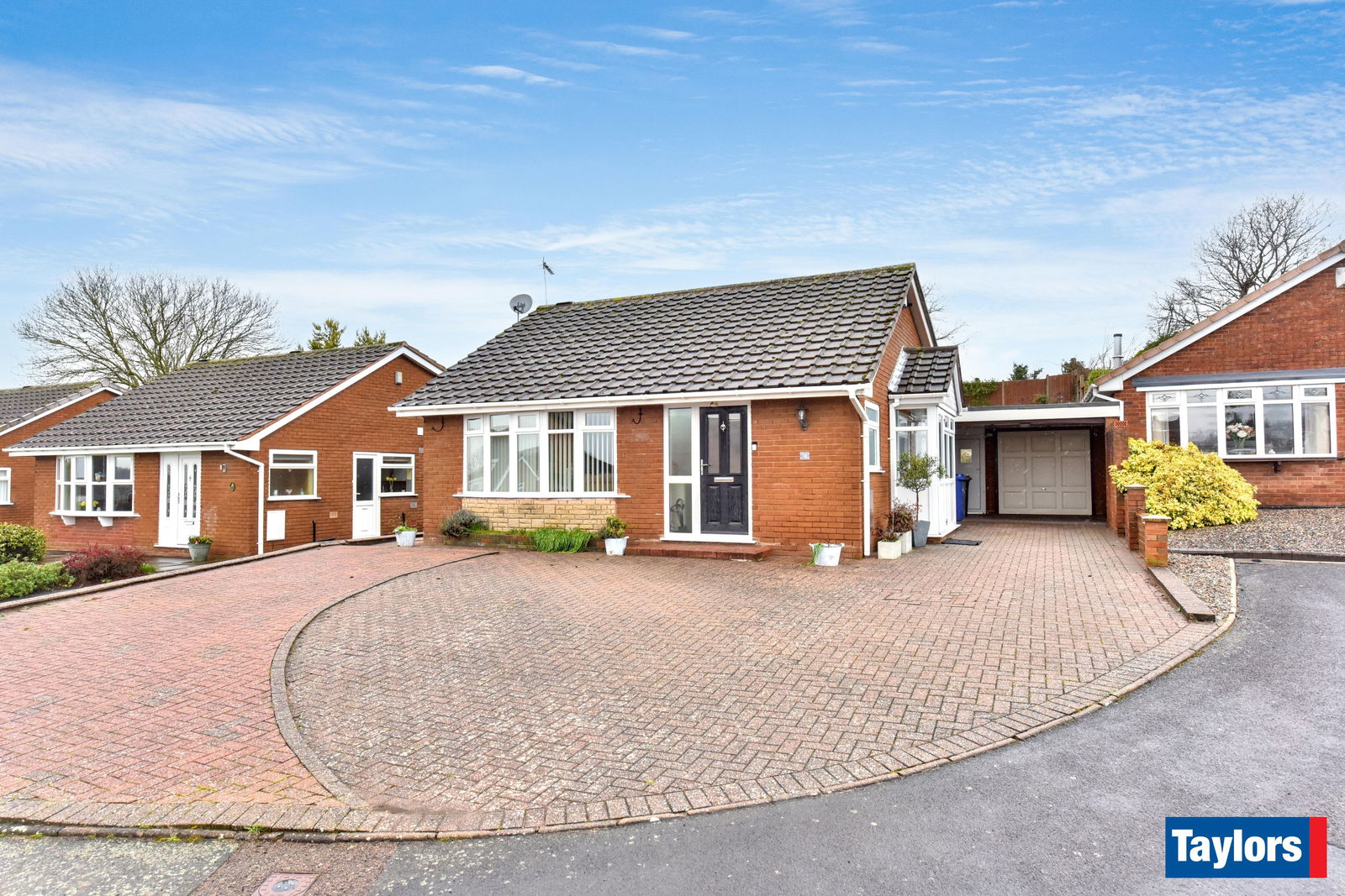 3 bedroom Detached bungalow Under Offer