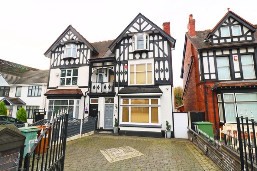 4 bedroom Semi-detached house For Sale