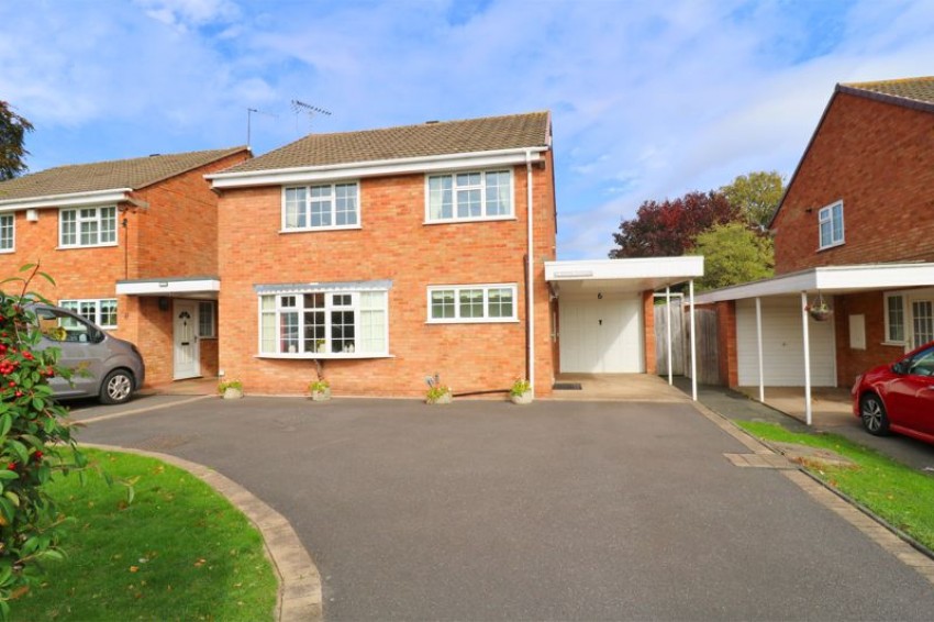4 bedroom Link detached house Under Offer