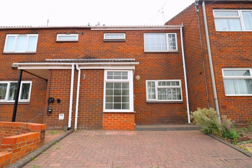 3 bedroom Terraced House Under Offer